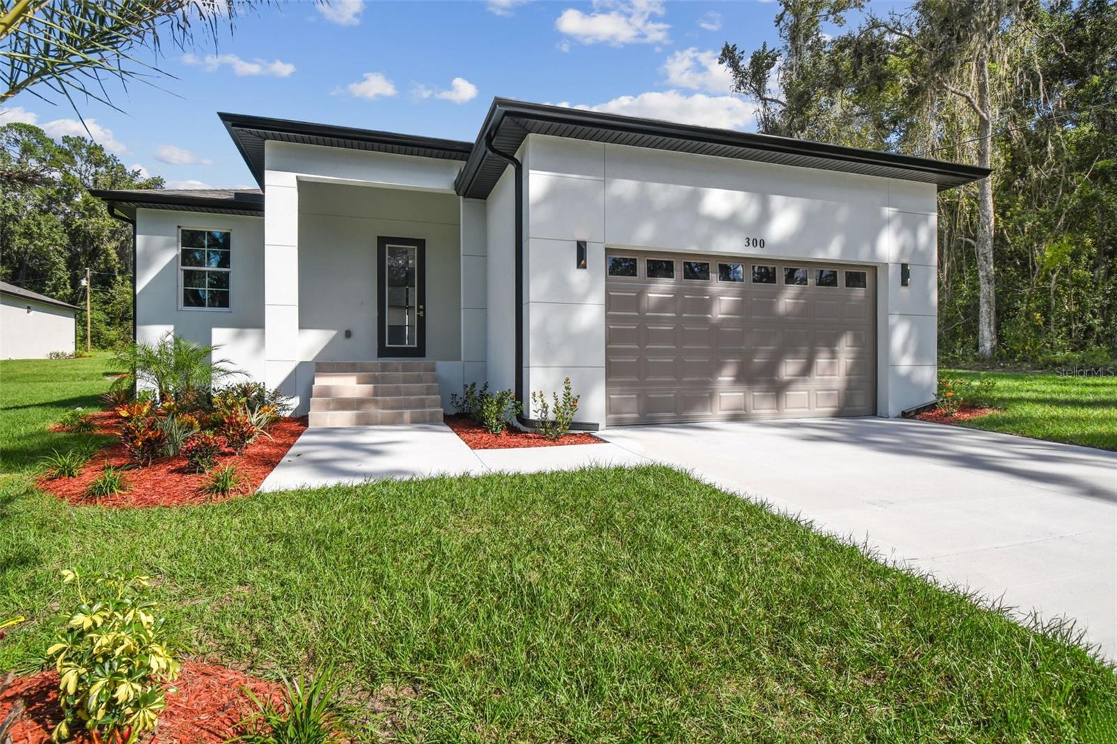 300 N LEMON AVENUE