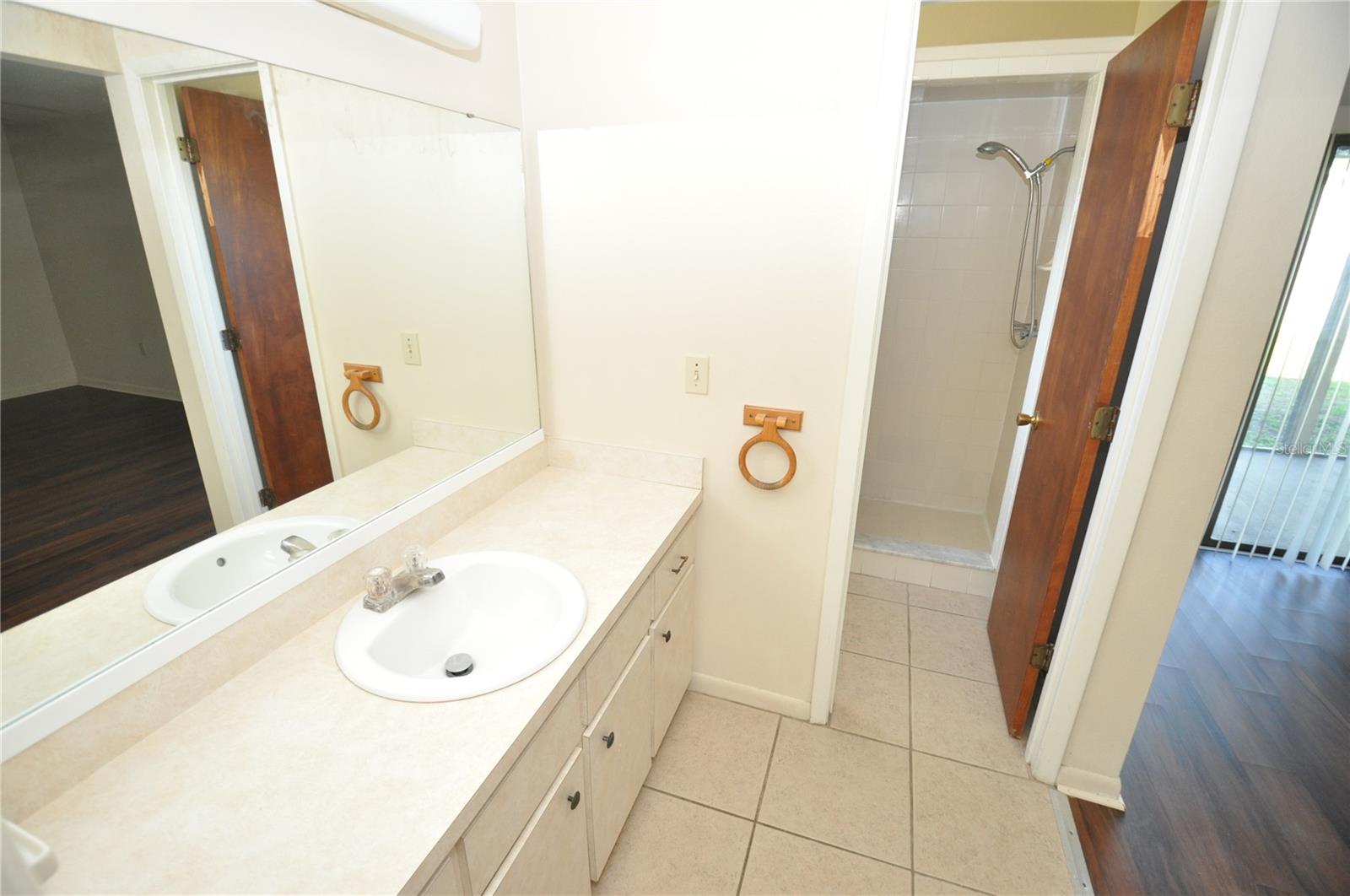 LAKE GIBSON VILLAS PH 03-C - Residential Lease