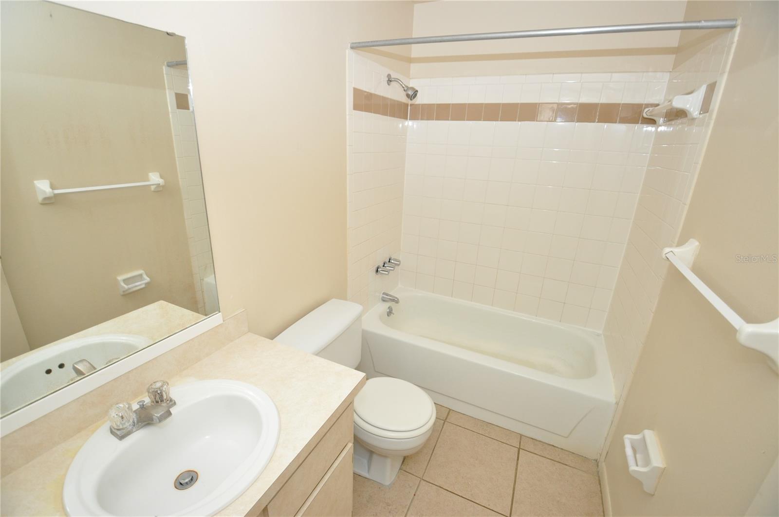 LAKE GIBSON VILLAS PH 03-C - Residential Lease