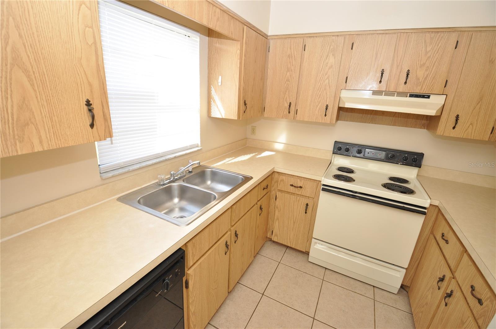 LAKE GIBSON VILLAS PH 03-C - Residential Lease