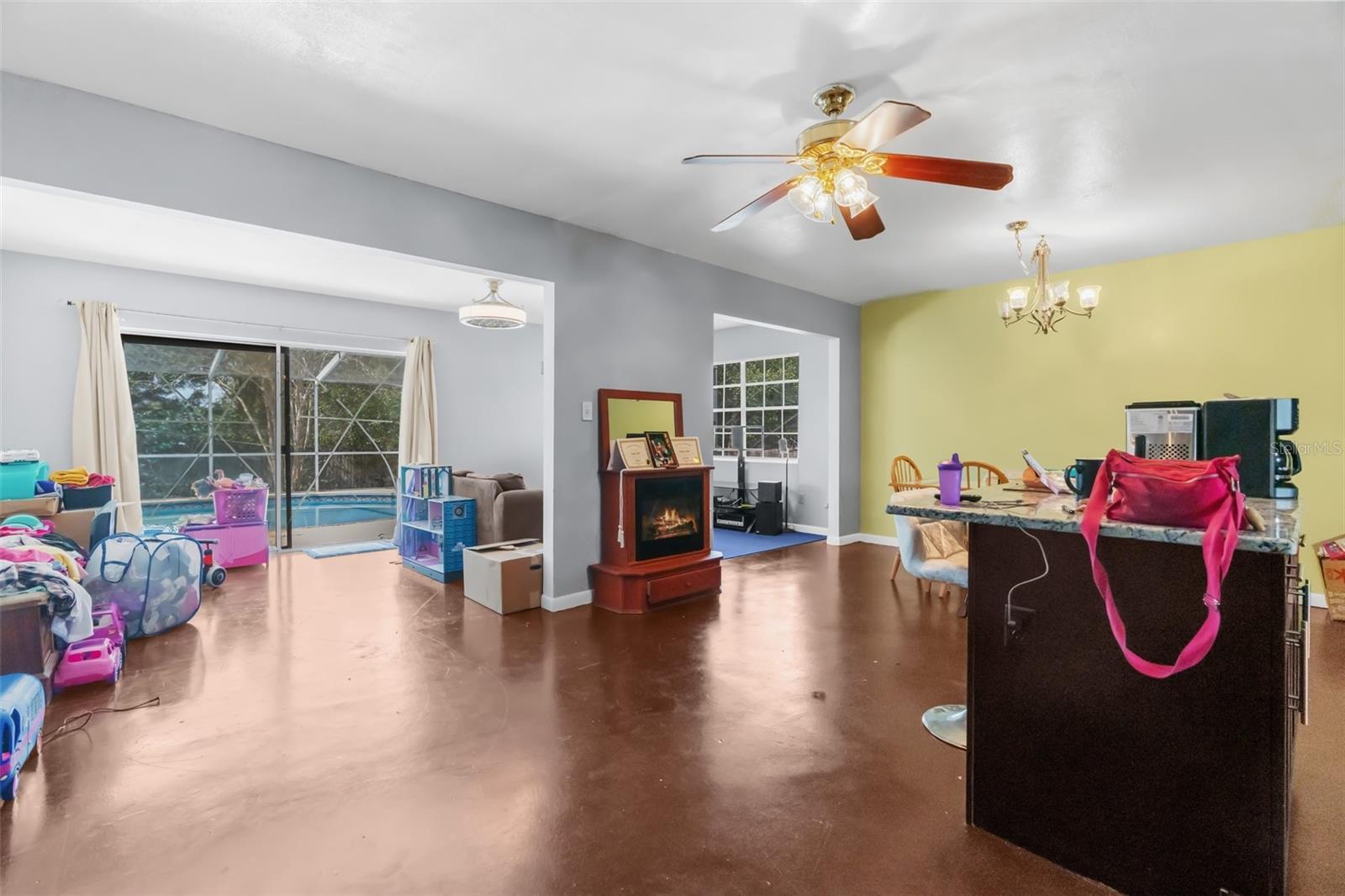 SPRING HILL - Residential