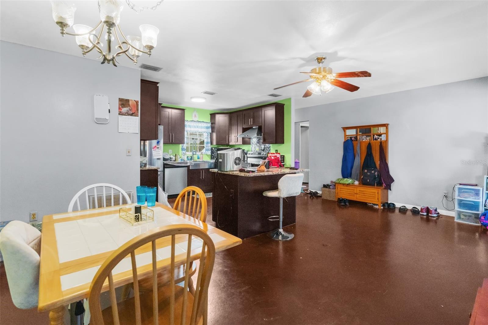 SPRING HILL - Residential