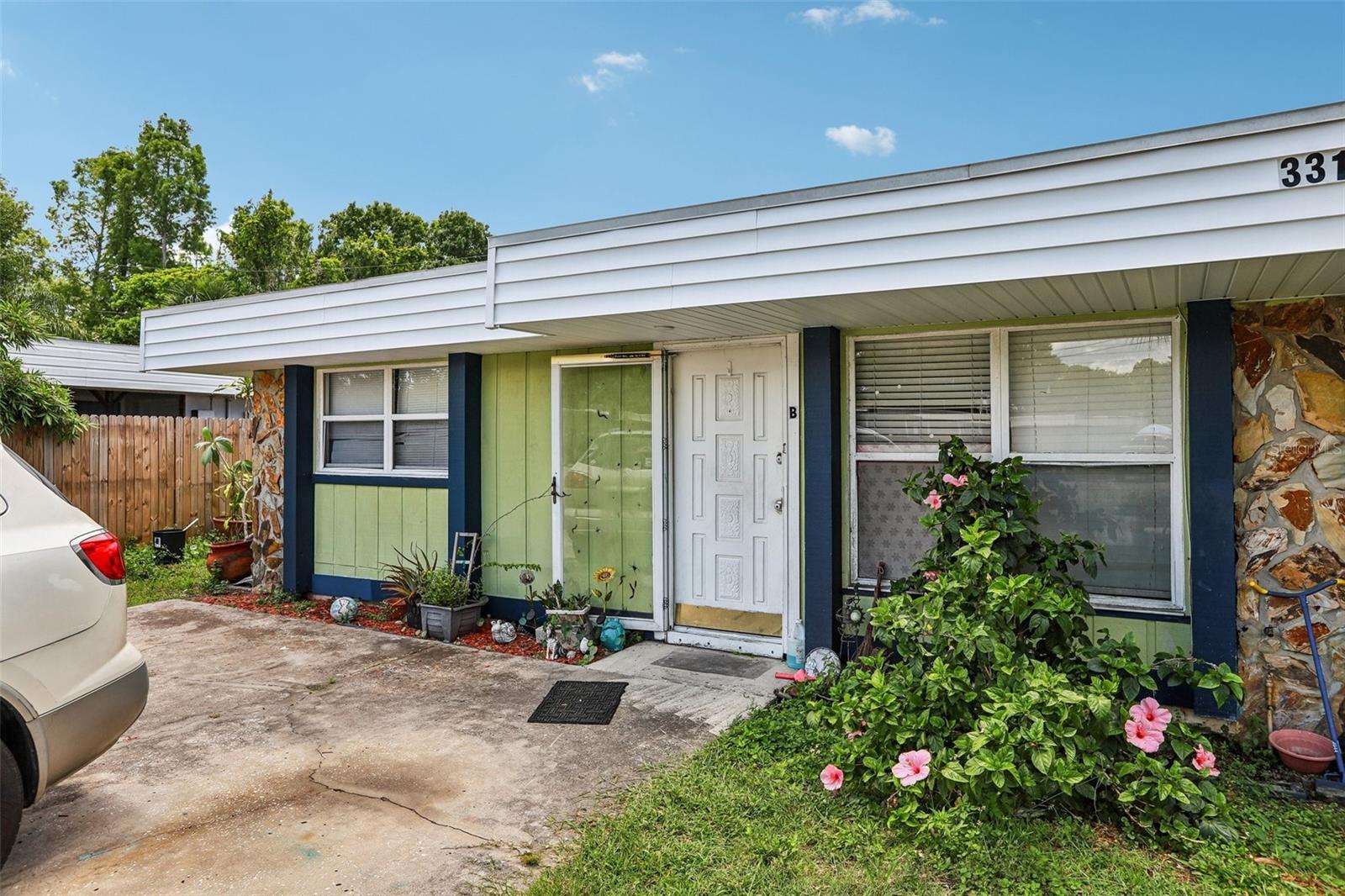 3319 SHERWOOD DRIVE