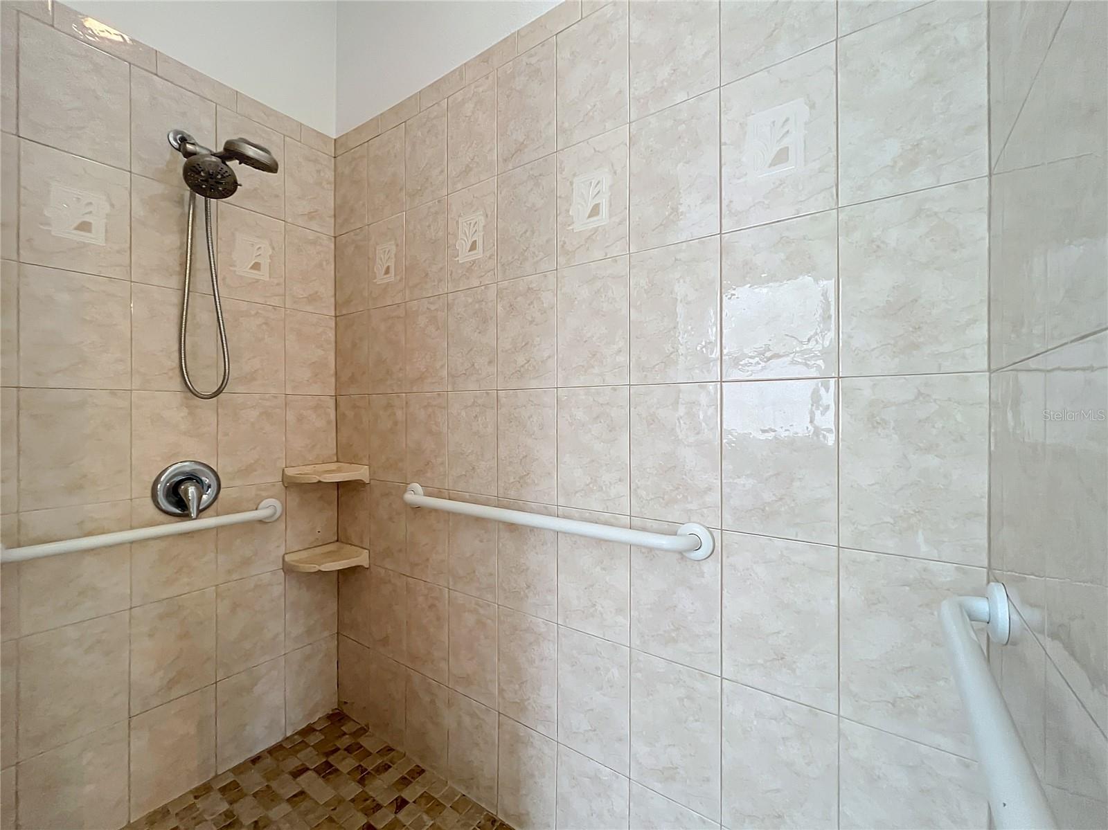 TIVOLI WOODS VILLAGE B 51 74 - Residential