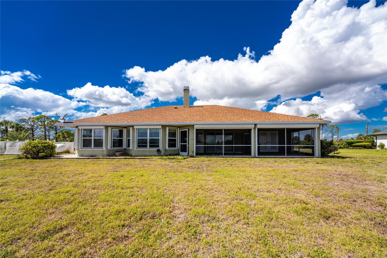 CASA DE MEADOWS - Residential