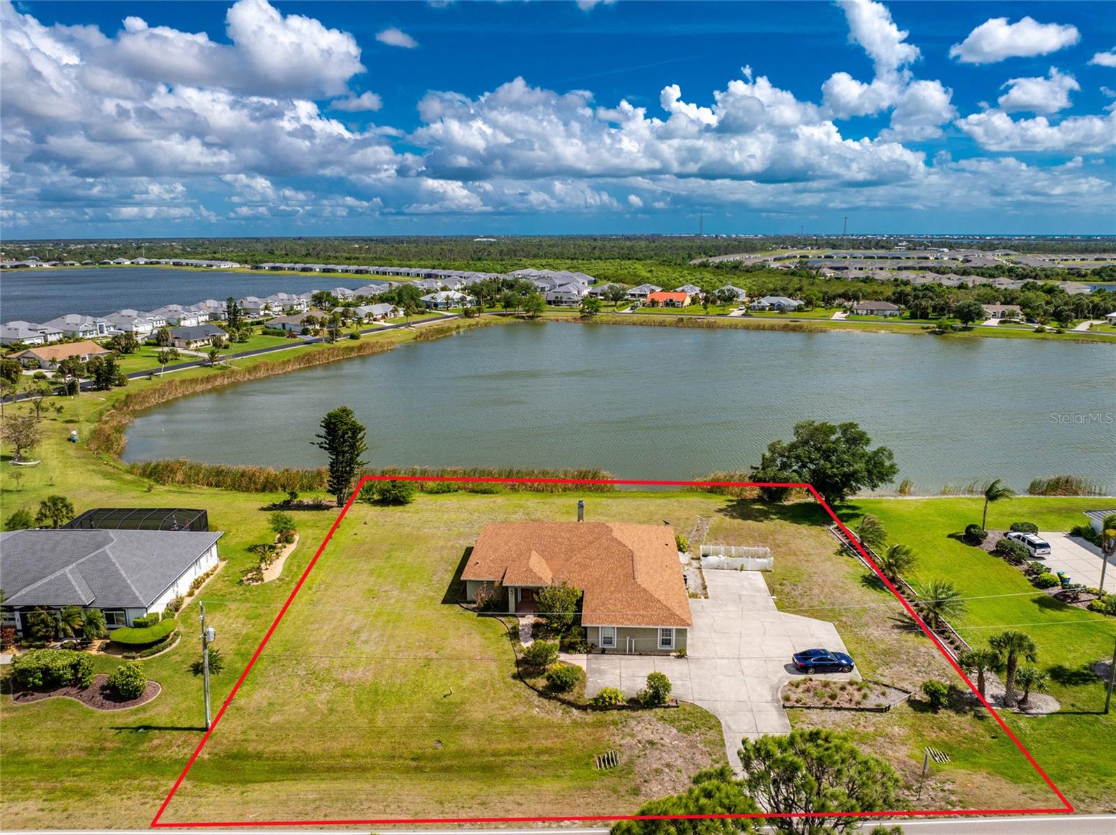 CASA DE MEADOWS - Residential