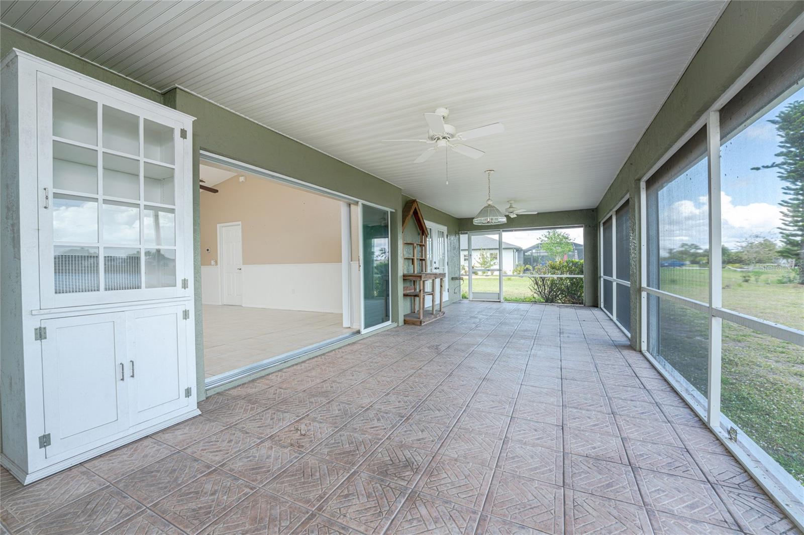 CASA DE MEADOWS - Residential