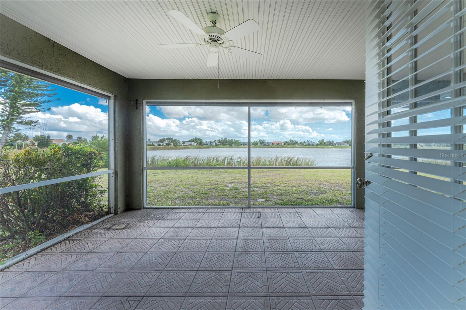 CASA DE MEADOWS - Residential