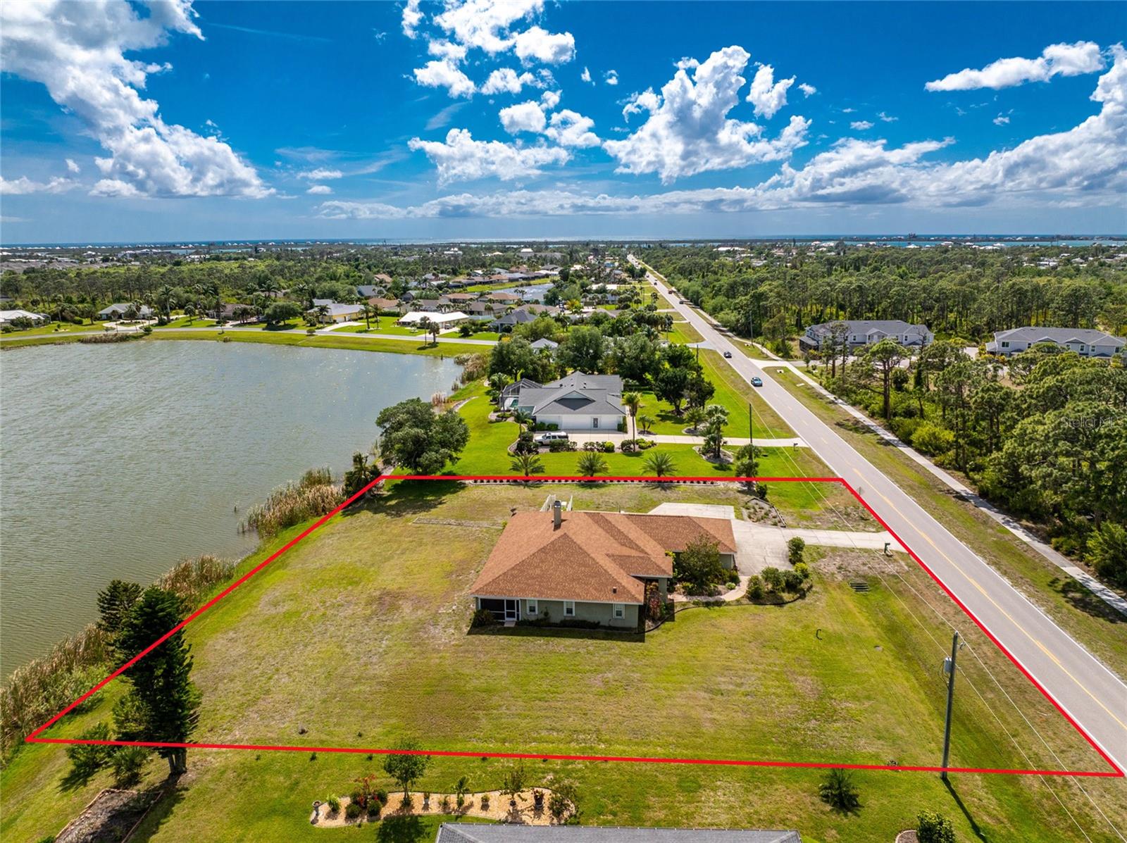 CASA DE MEADOWS - Residential