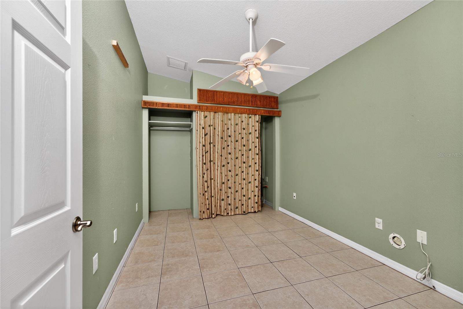 CASA DE MEADOWS - Residential