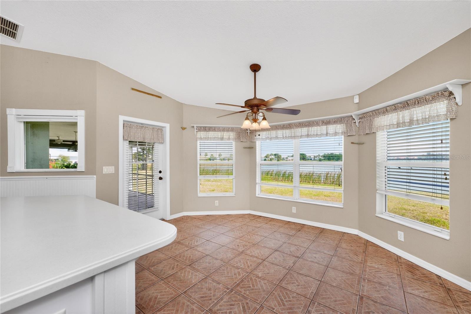 CASA DE MEADOWS - Residential