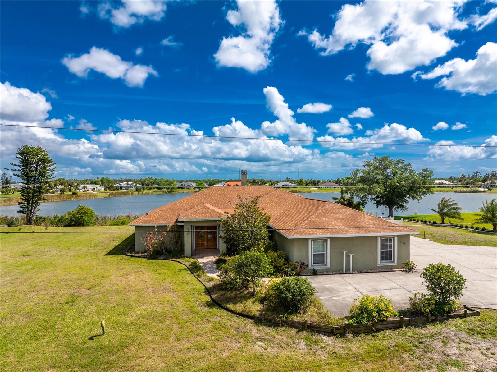 CASA DE MEADOWS - Residential