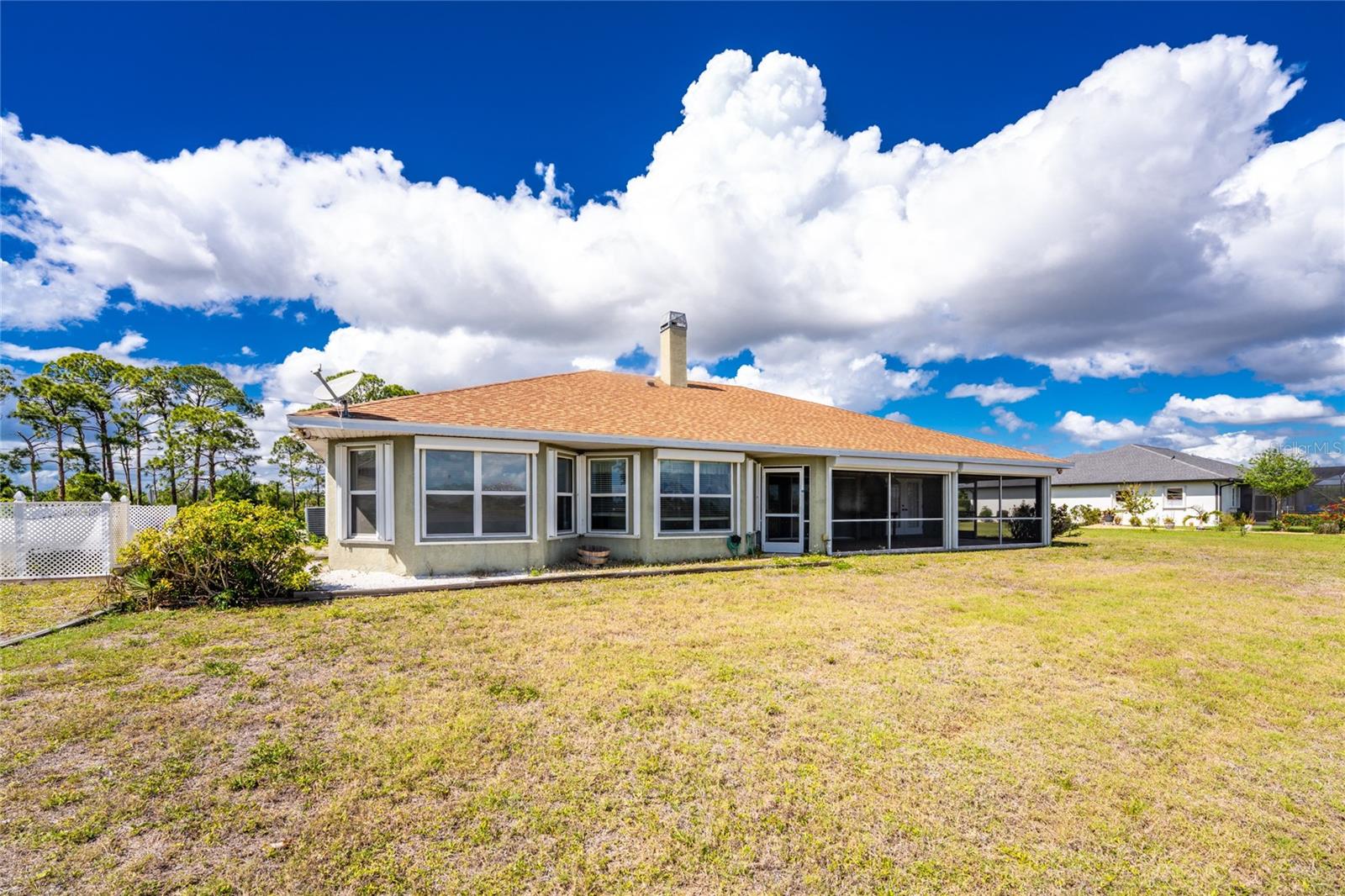 CASA DE MEADOWS - Residential