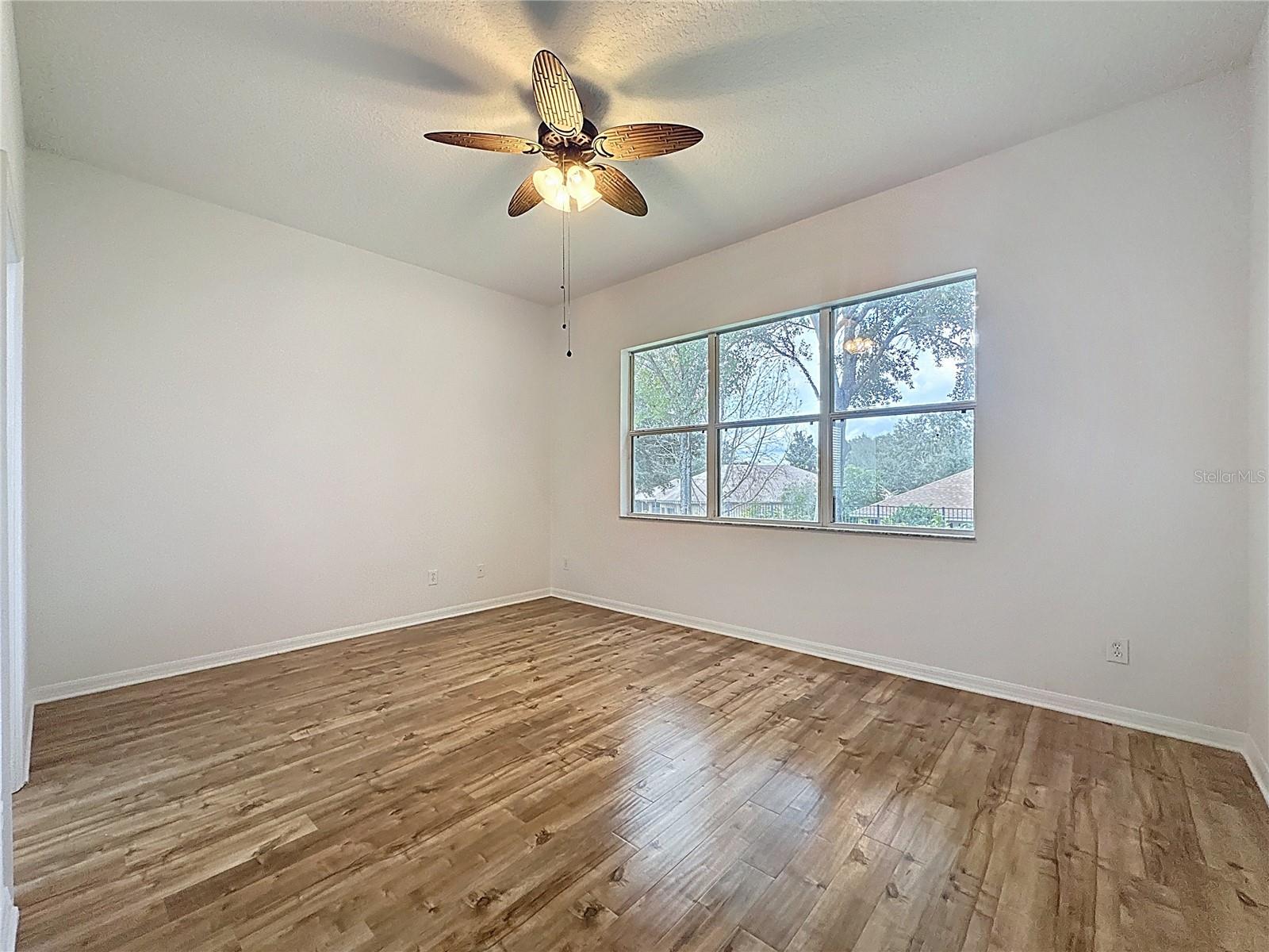 CASCADES OF GROVELAND (TRILOGY) - Residential