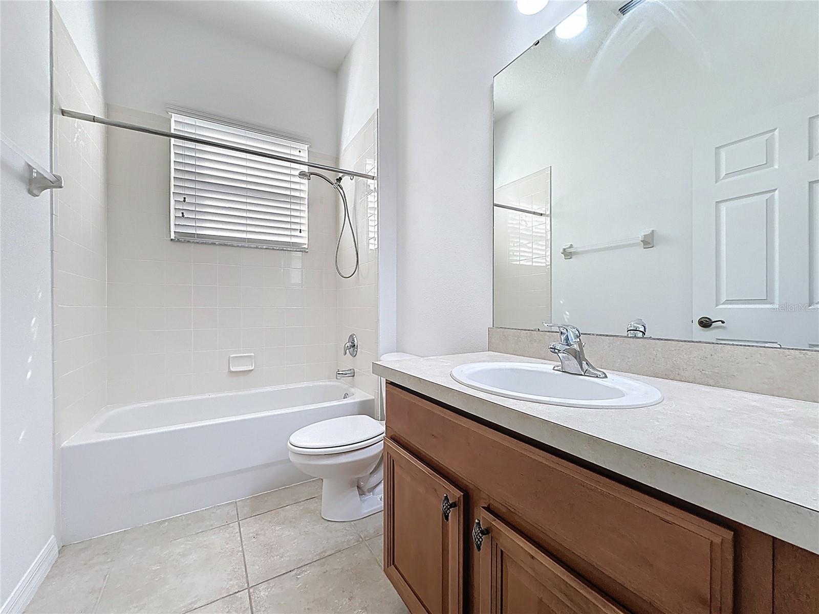 CASCADES OF GROVELAND (TRILOGY) - Residential