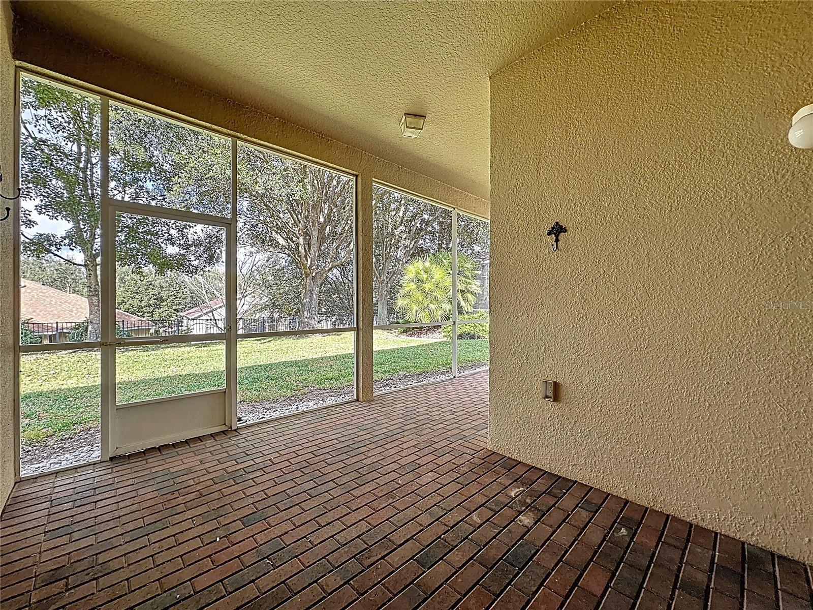 CASCADES OF GROVELAND (TRILOGY) - Residential