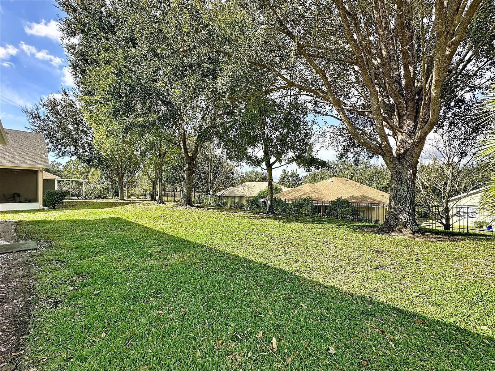 CASCADES OF GROVELAND (TRILOGY) - Residential