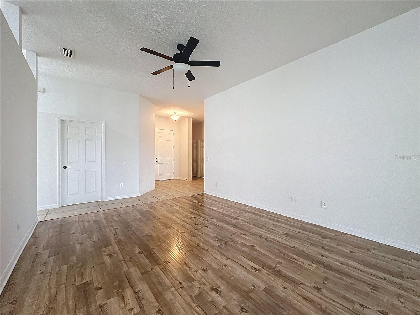 CASCADES OF GROVELAND (TRILOGY) - Residential