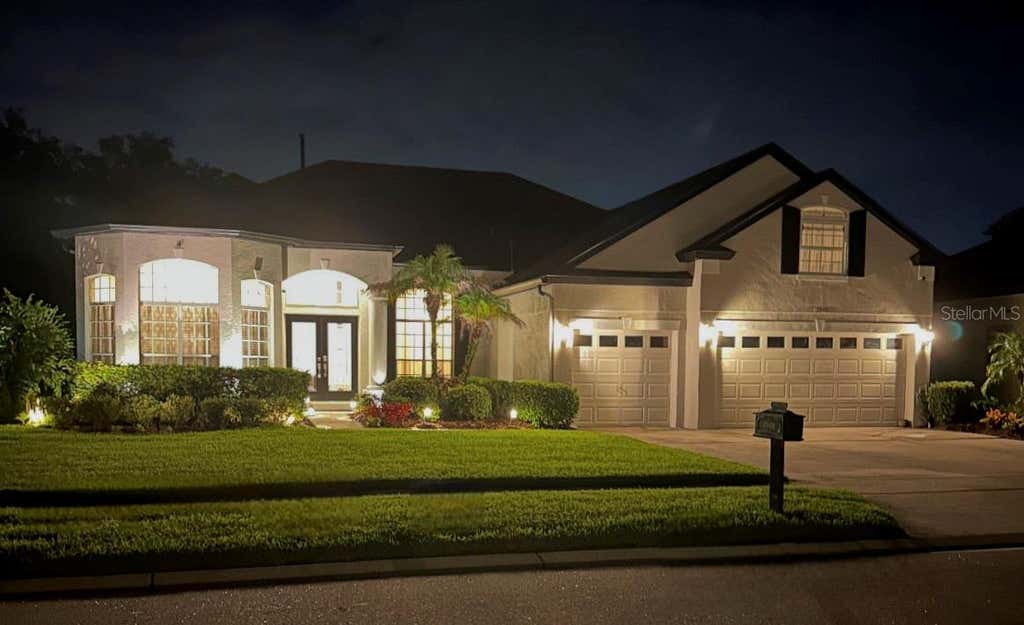 Photo of 2848 Aloma Lake Run, Oviedo, FL 32765 (MLS # O6432190)