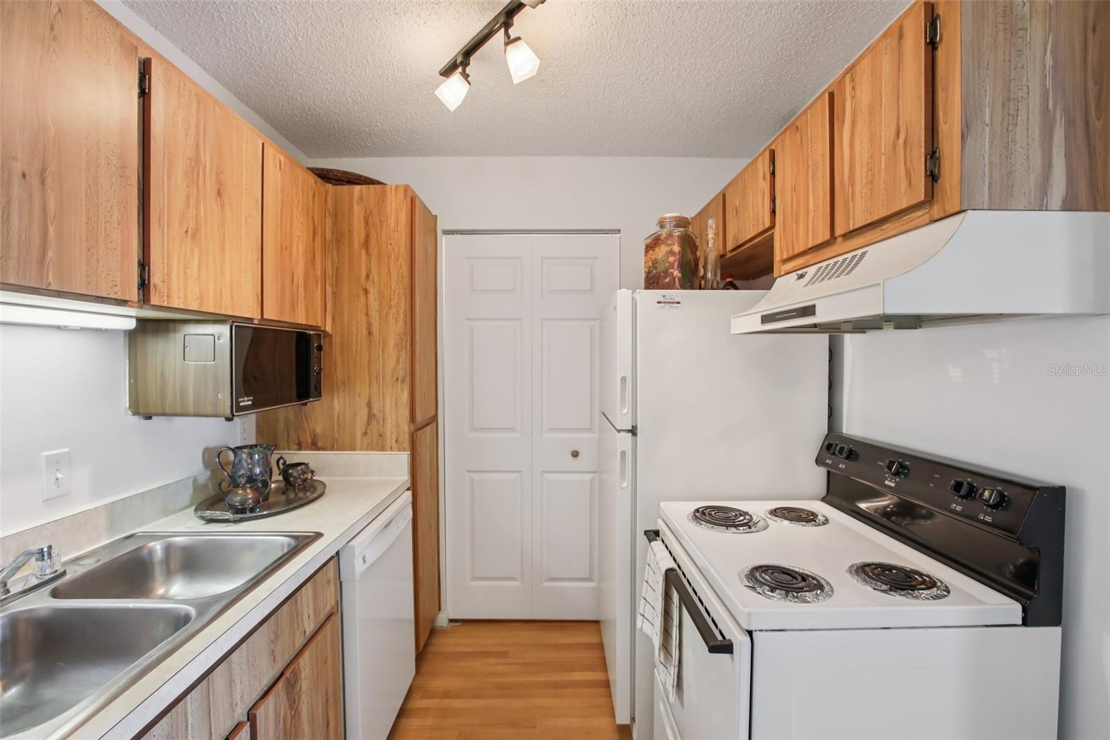 HARBOR CLUB CONDO - Residential