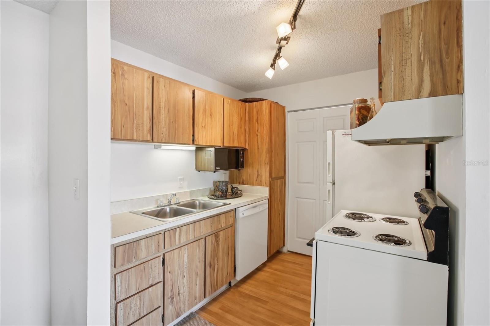 HARBOR CLUB CONDO - Residential