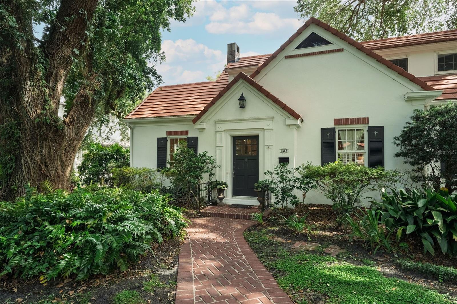 1415 LANCASTER DRIVE