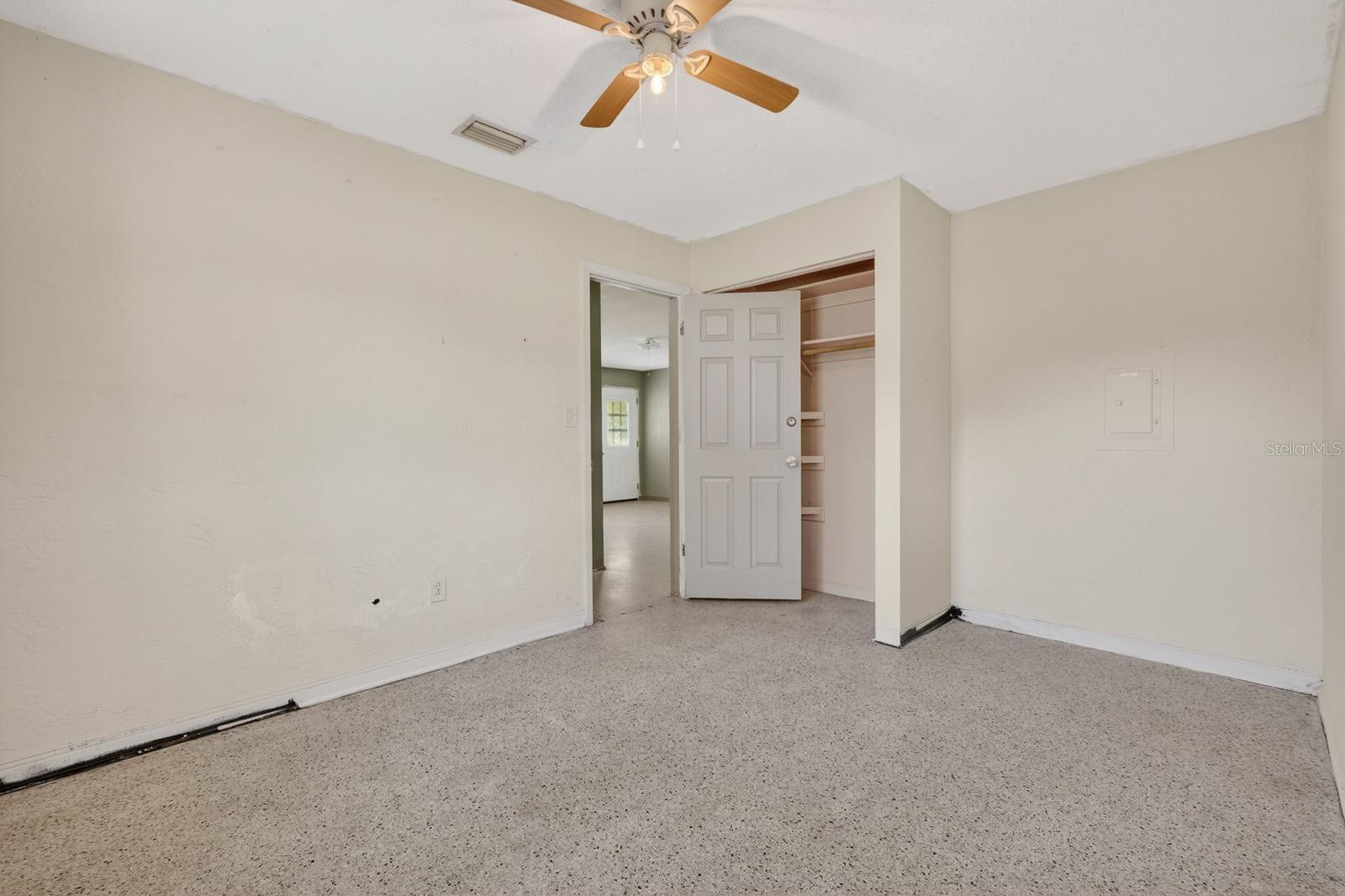 RIVIERA MANOR - Residential