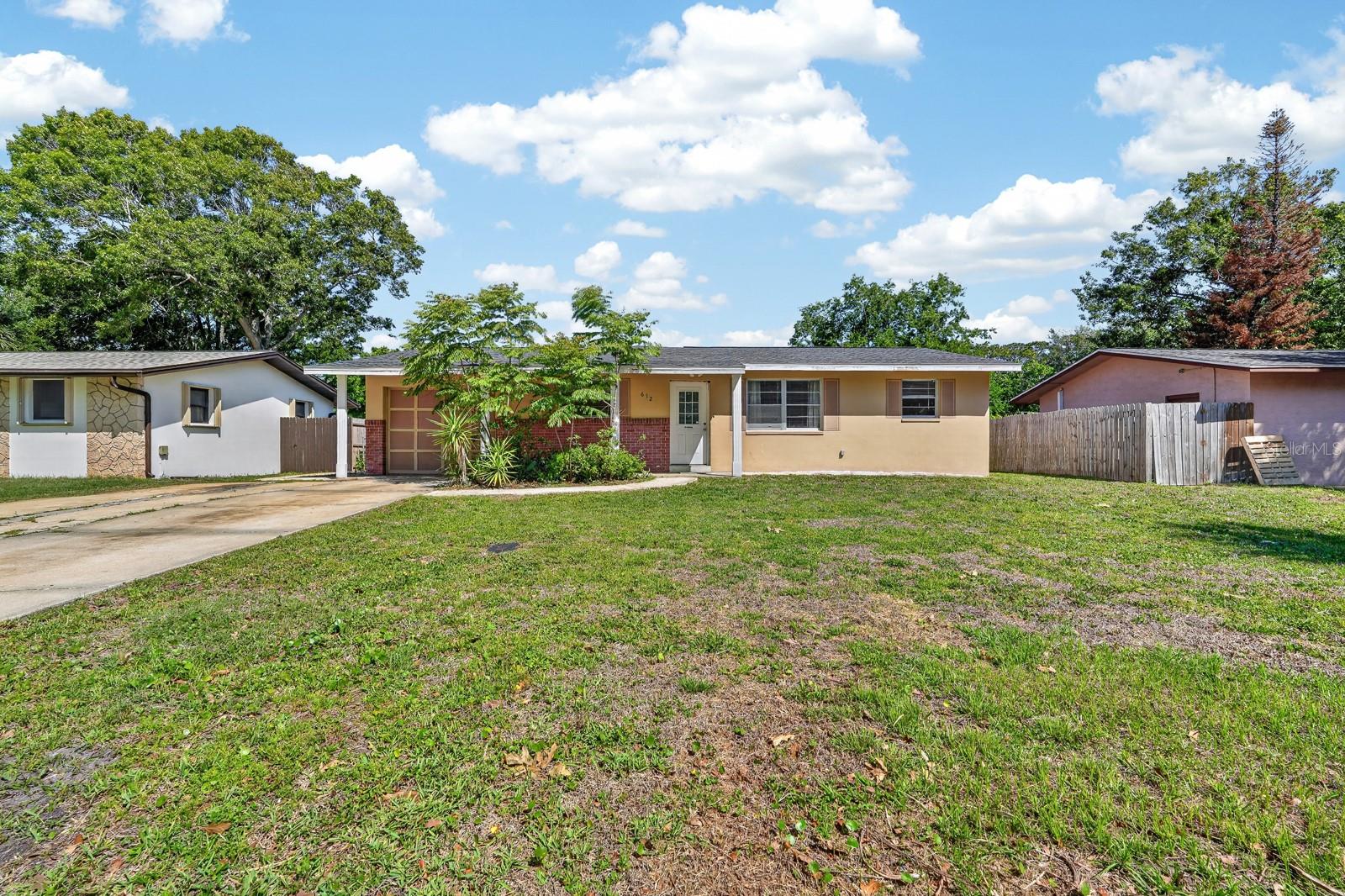 RIVIERA MANOR - Residential