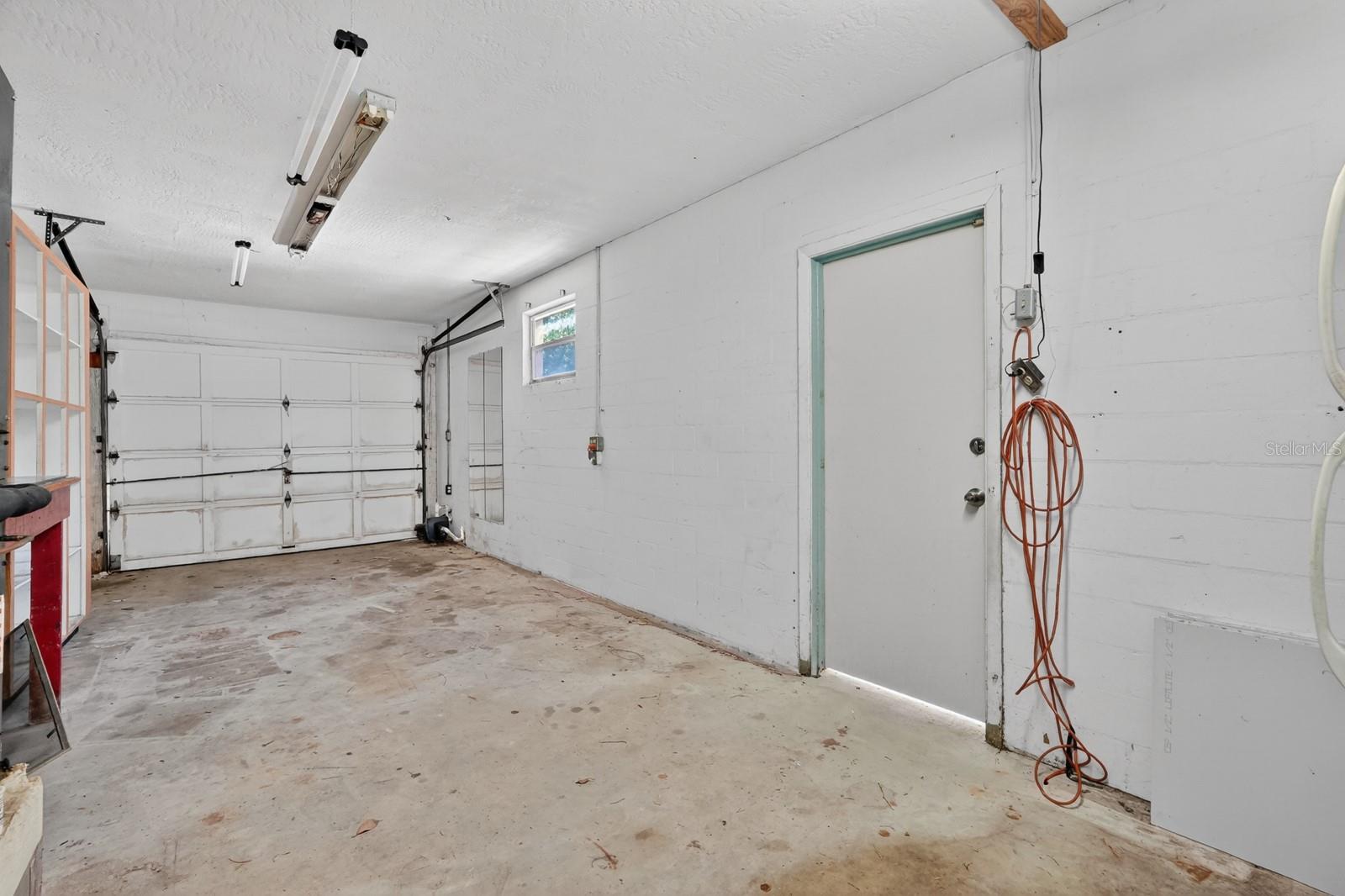 RIVIERA MANOR - Residential