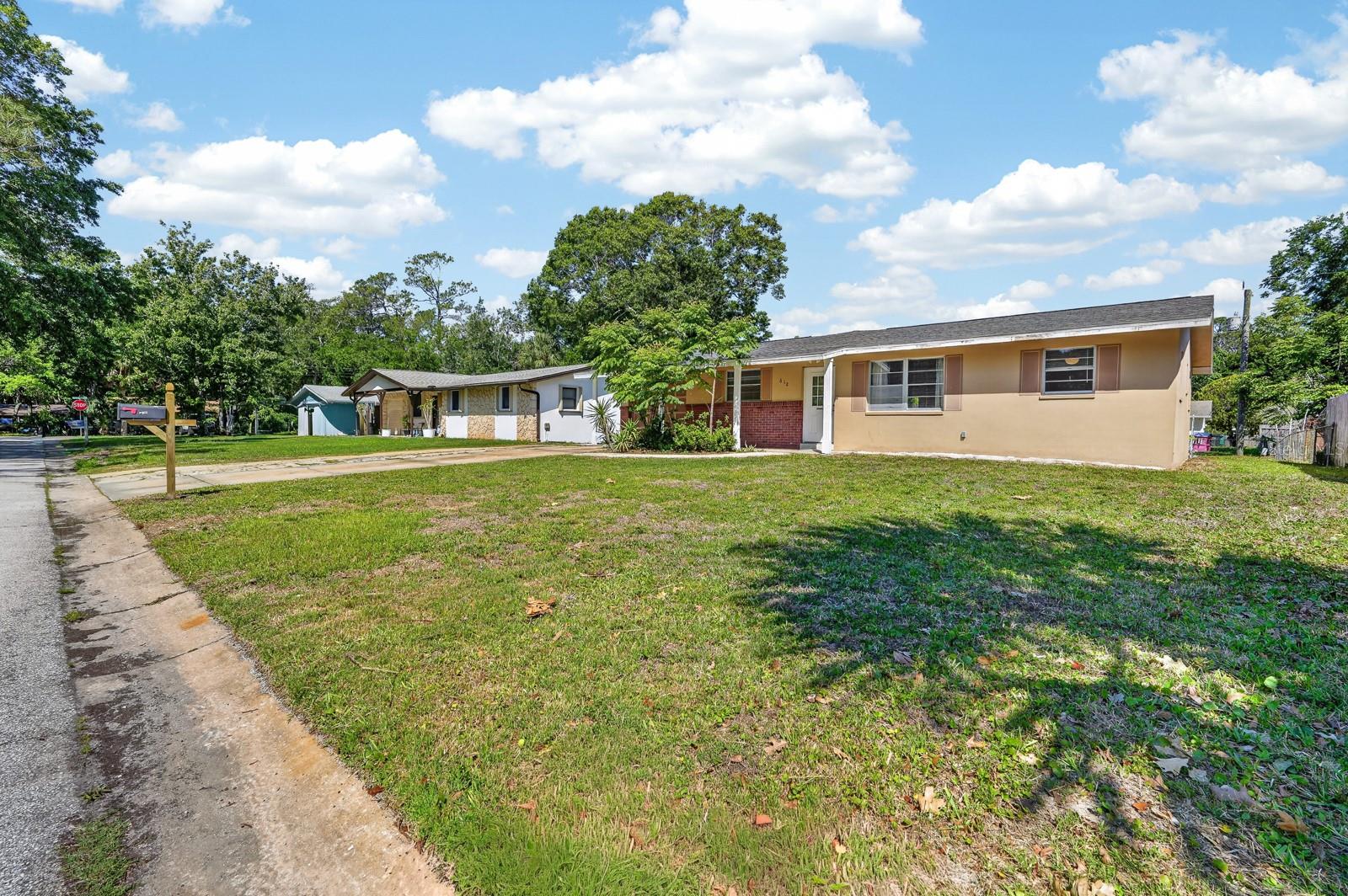 RIVIERA MANOR - Residential