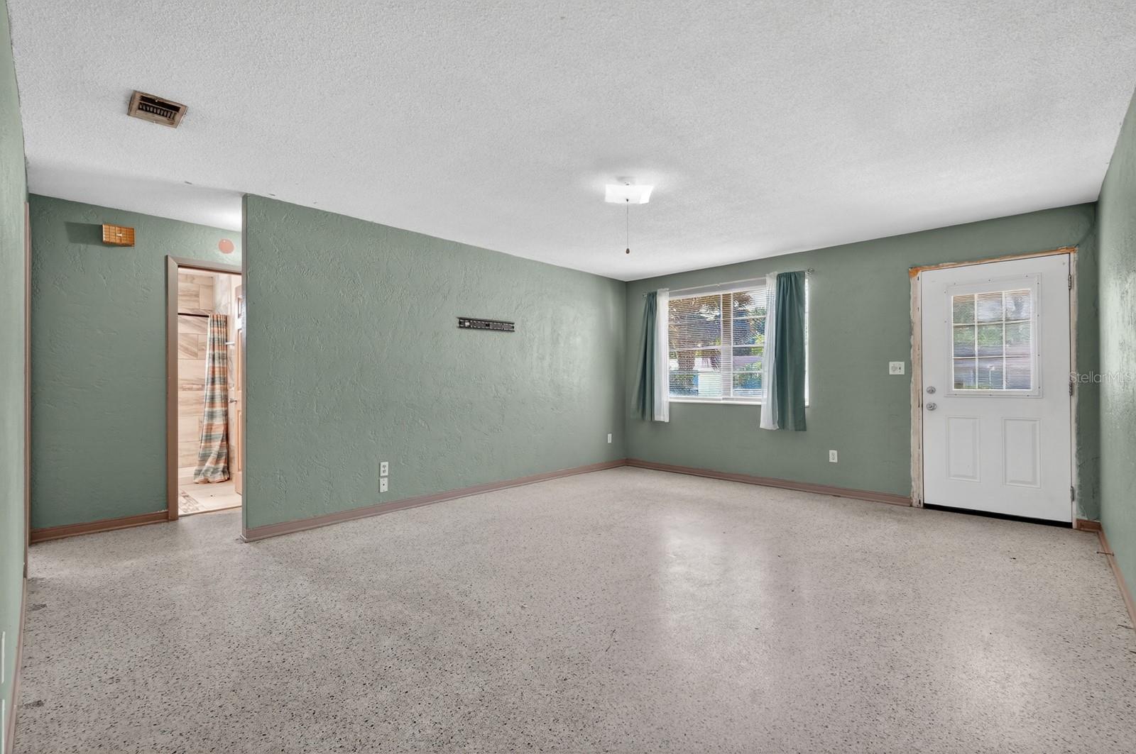 RIVIERA MANOR - Residential