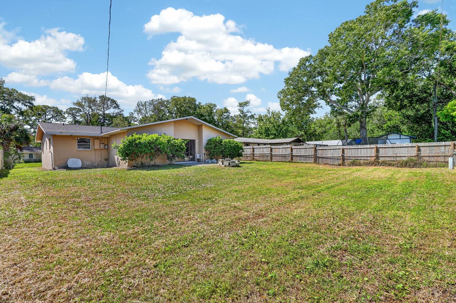 RIVIERA MANOR - Residential