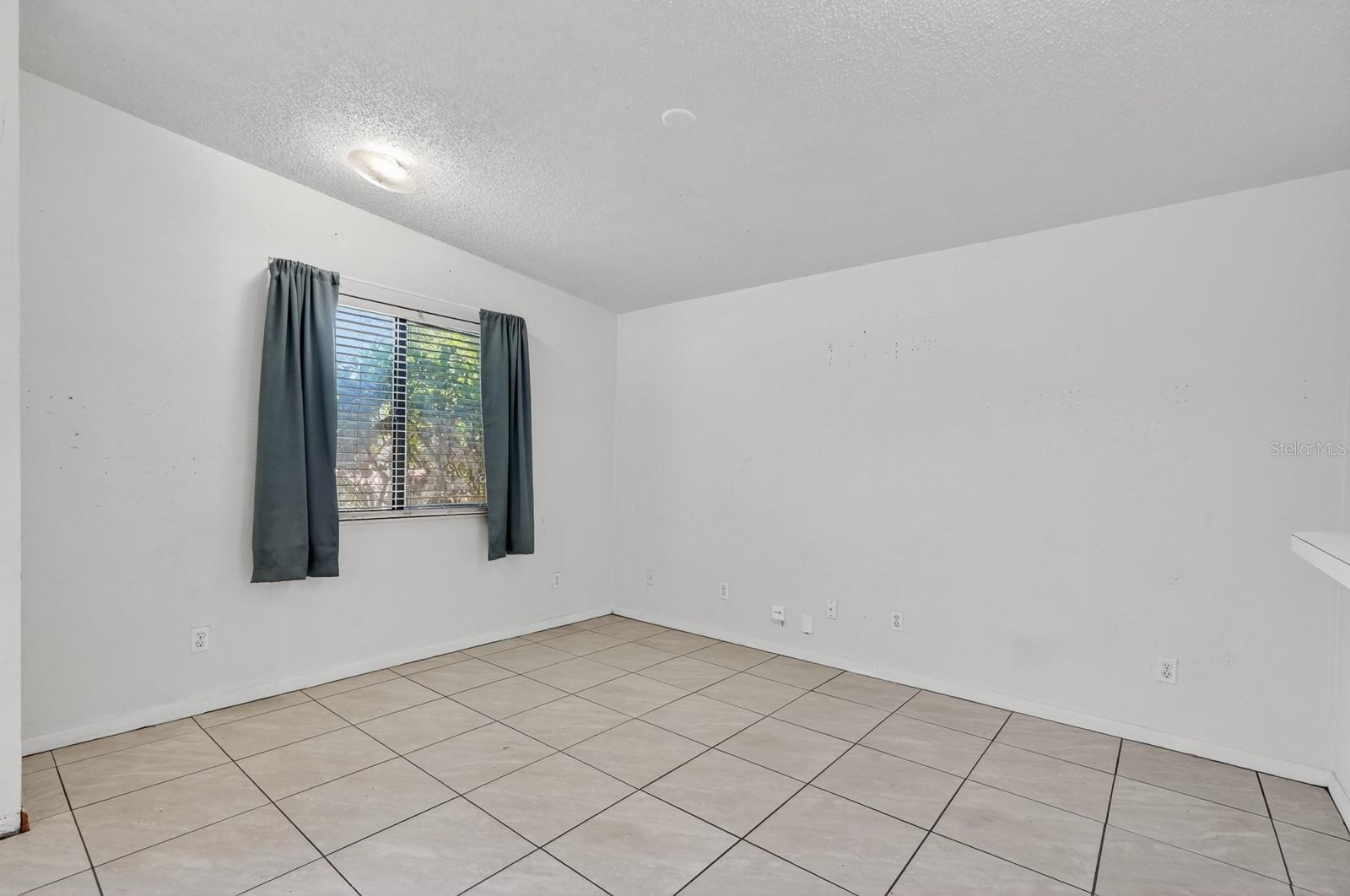 RIVIERA MANOR - Residential