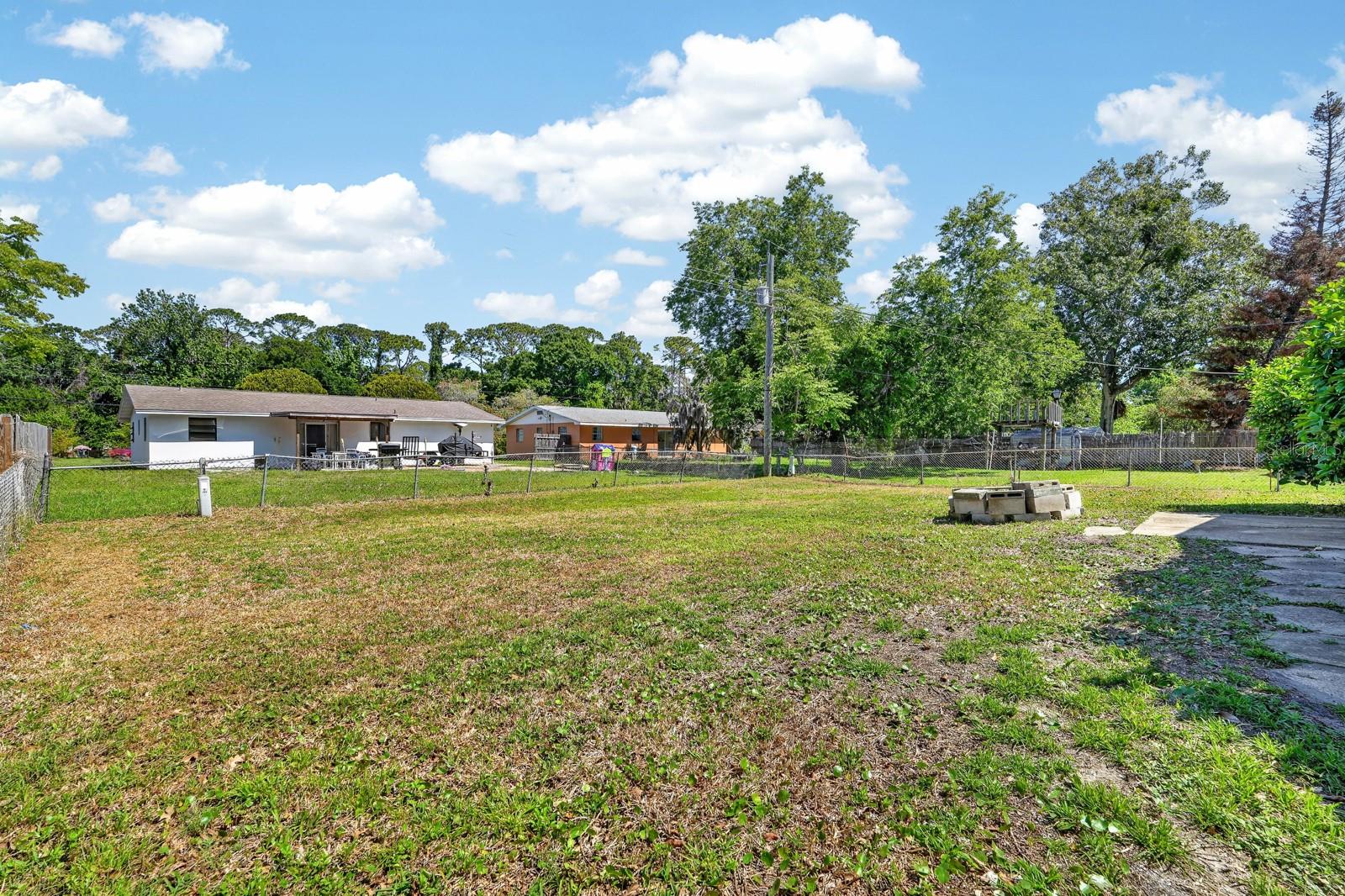 RIVIERA MANOR - Residential