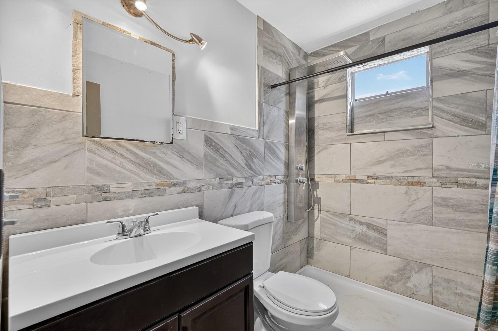 RIVIERA MANOR - Residential