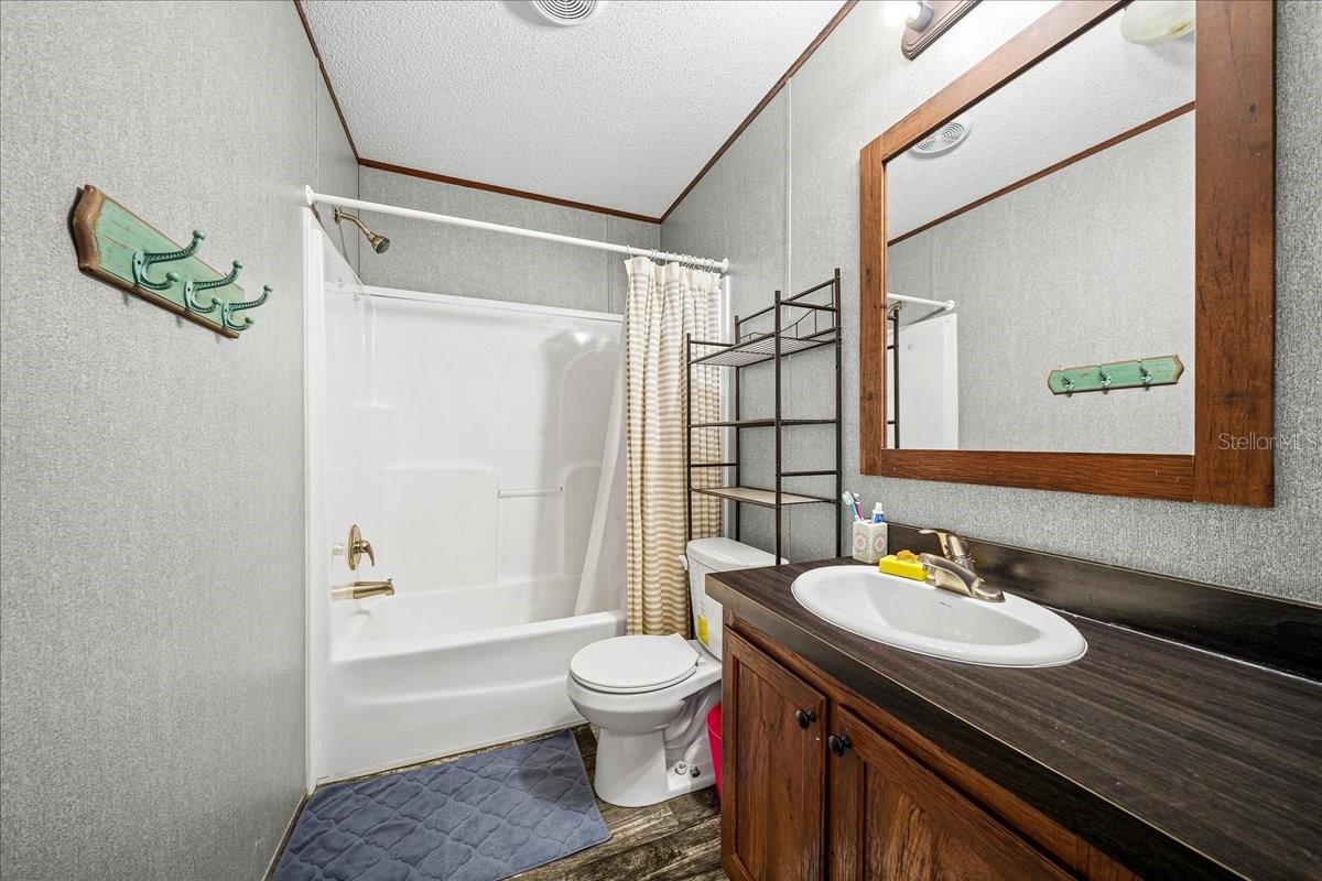 ROLLING OAKS - Residential