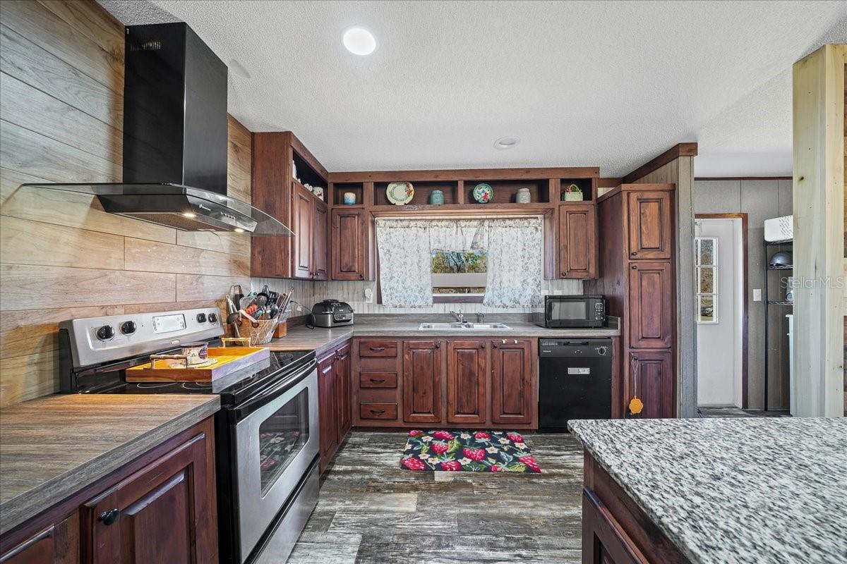 ROLLING OAKS - Residential