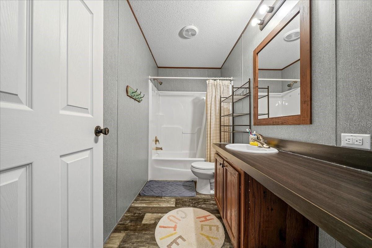 ROLLING OAKS - Residential