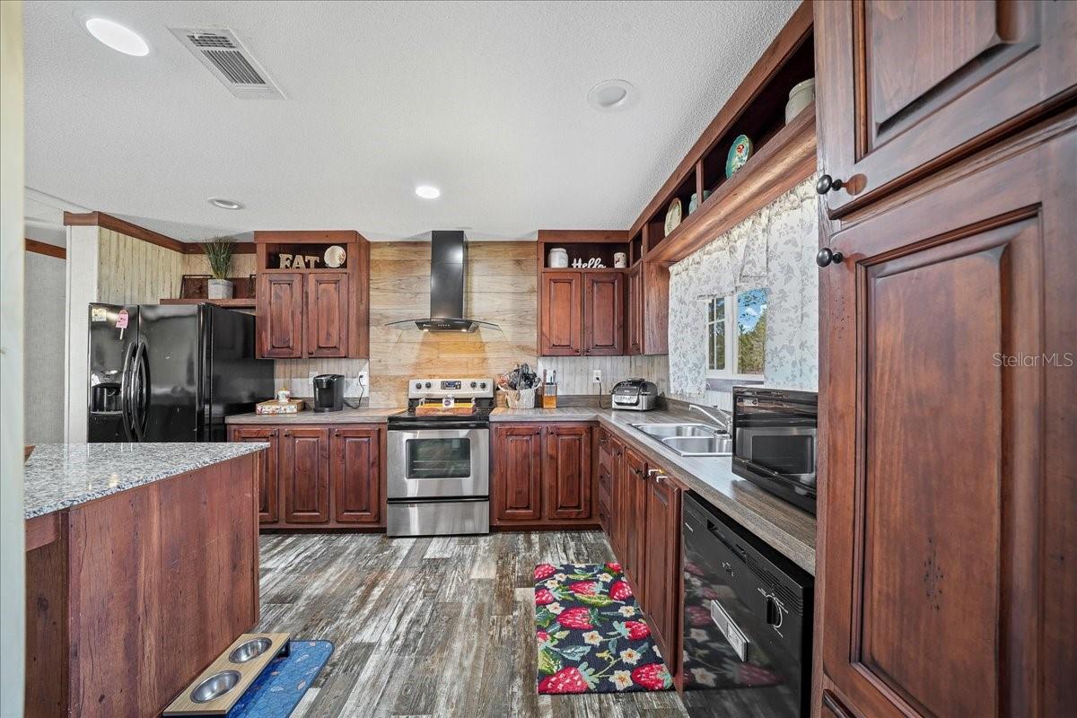 ROLLING OAKS - Residential