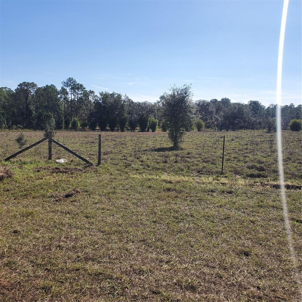 Photo of 2926 Sharon Road, Groveland, FL 34736 (MLS # G5105333)
