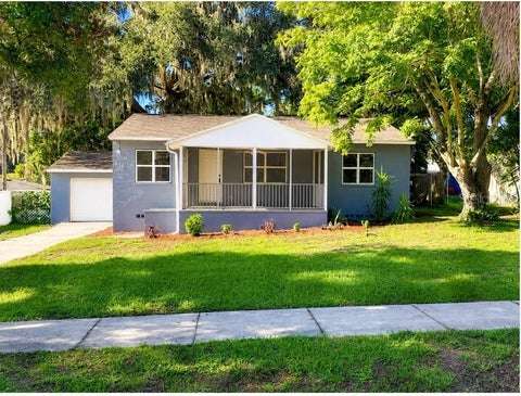 Photo of 130 E Dicie Avenue, Eustis, FL 32726 (MLS # G5116263)