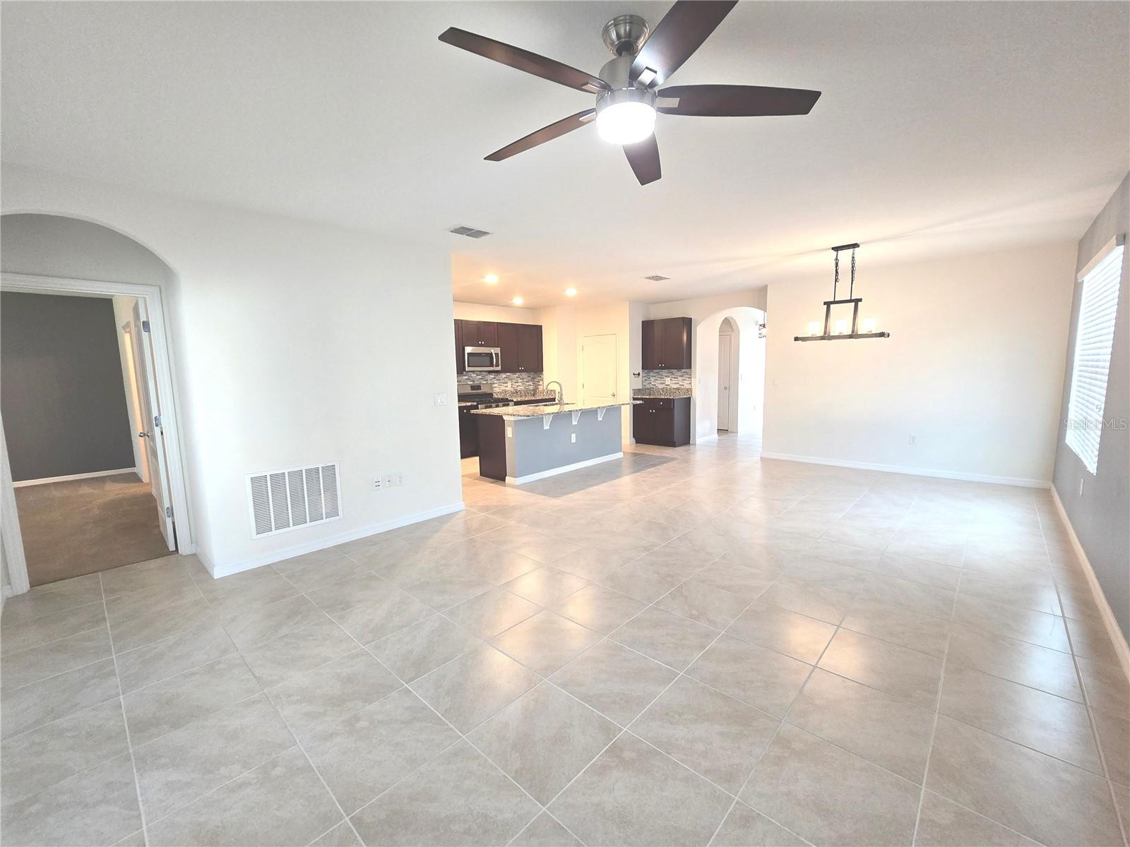 HUNTINGTON DOWNS - Residential