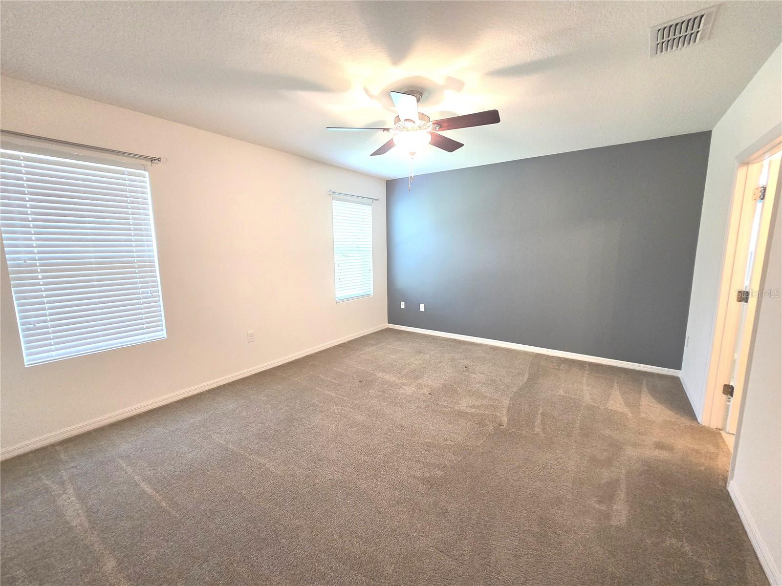 HUNTINGTON DOWNS - Residential