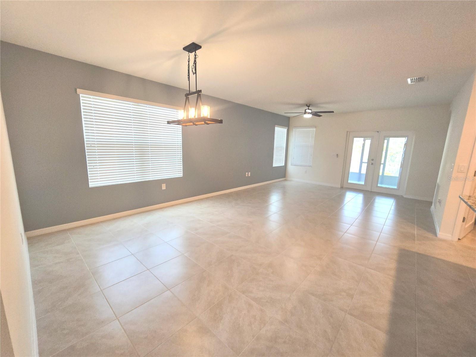 HUNTINGTON DOWNS - Residential