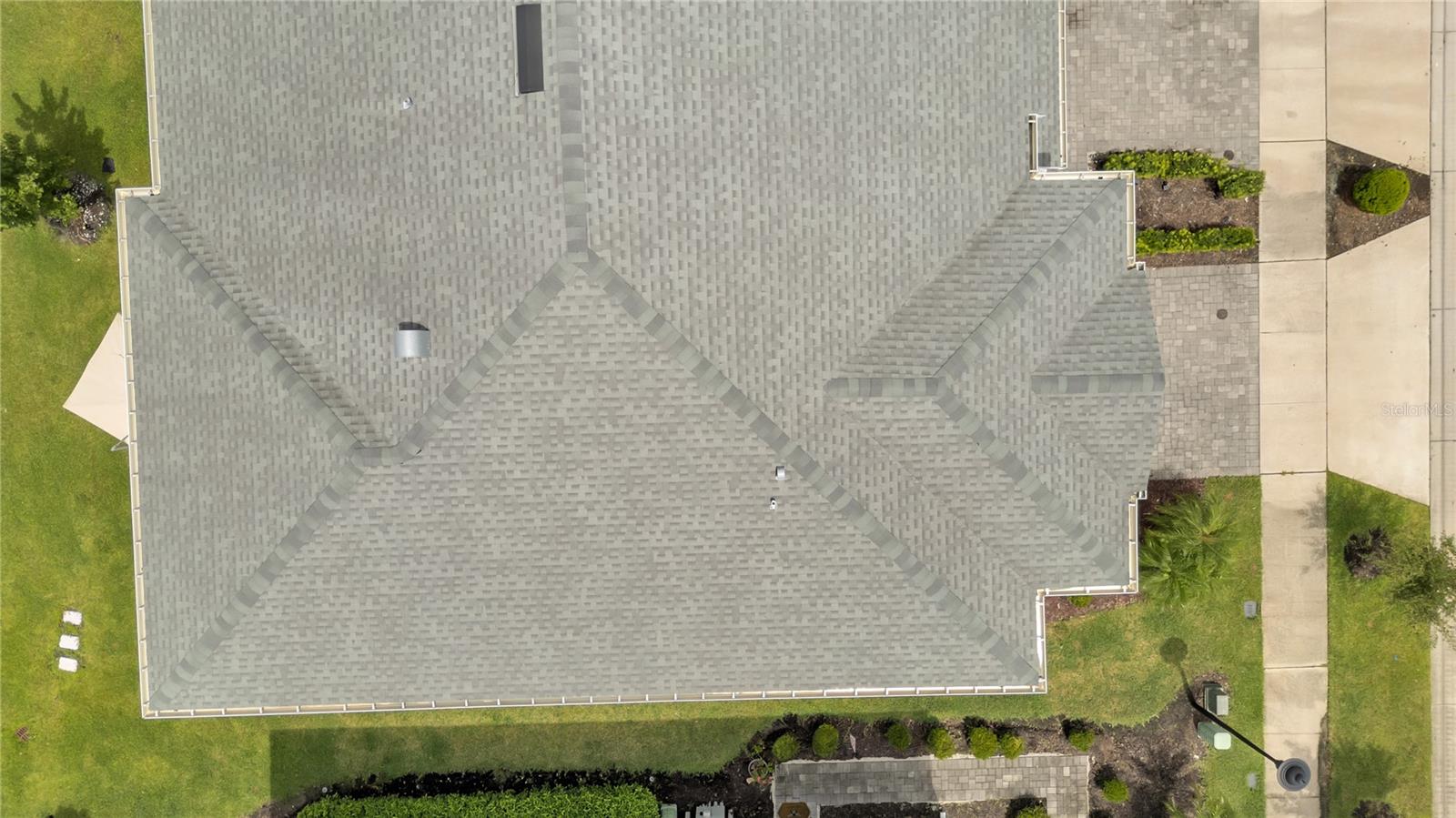 STOREY LAKE 25TH - Residential