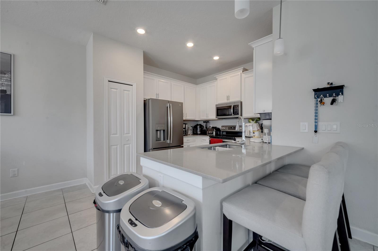 STOREY LAKE 25TH - Residential