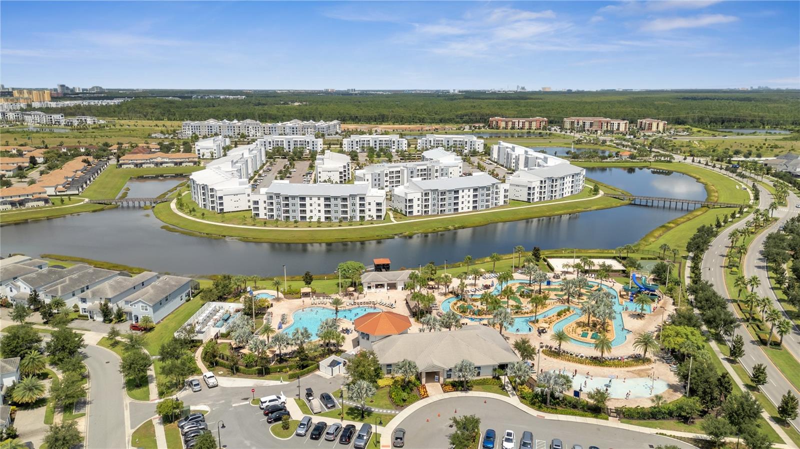 STOREY LAKE 25TH - Residential