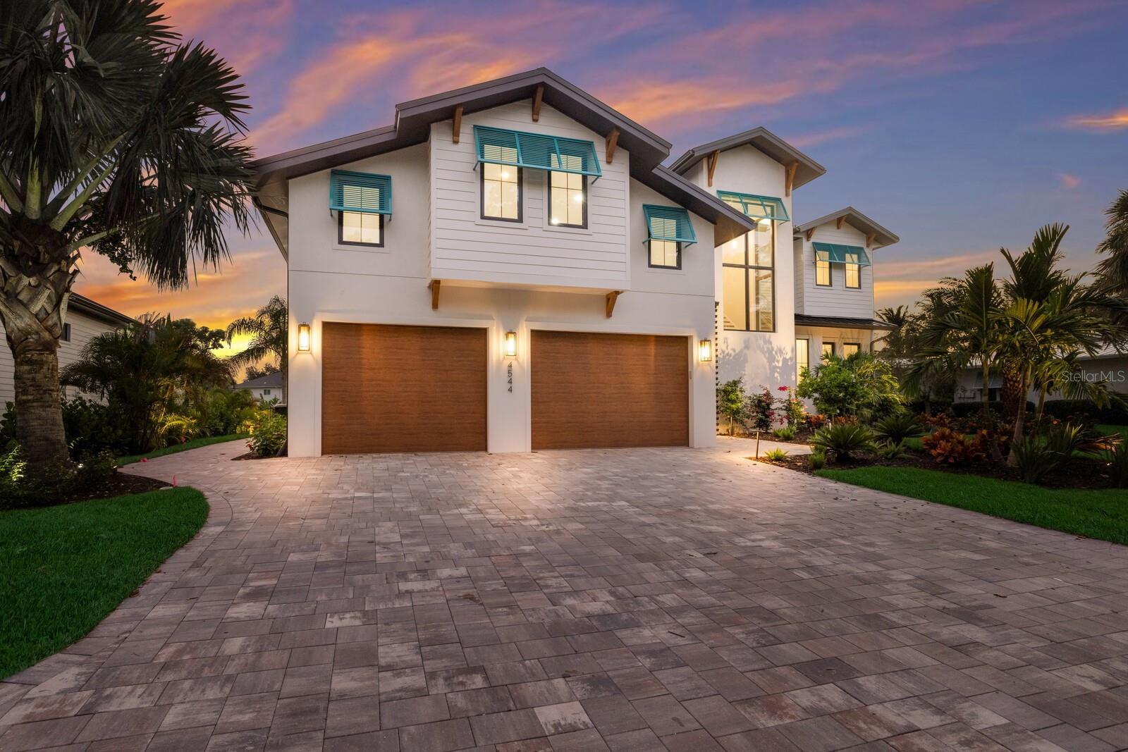 4544 WOODSIDE ROAD