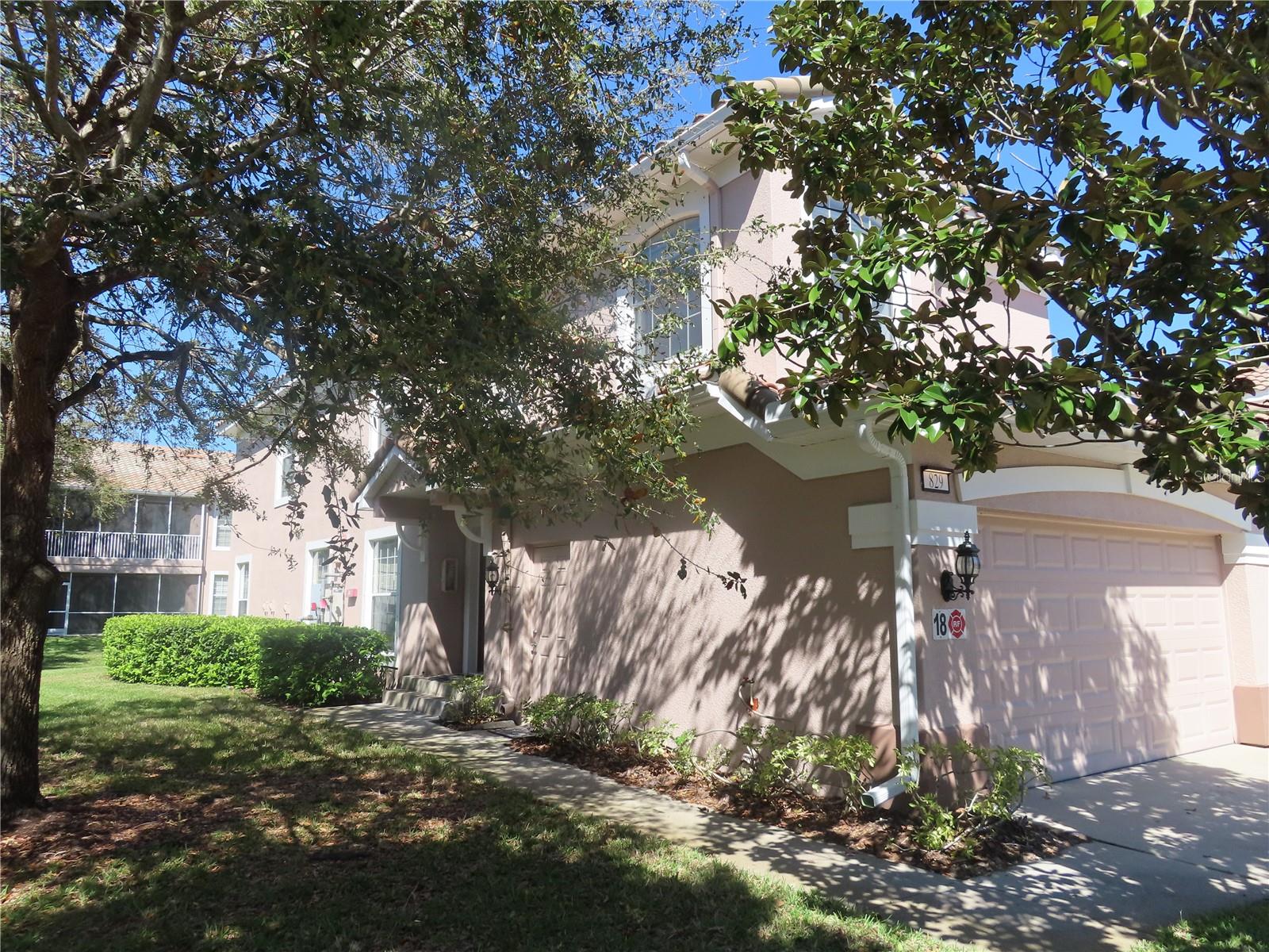 829 LANTERN WAY 829