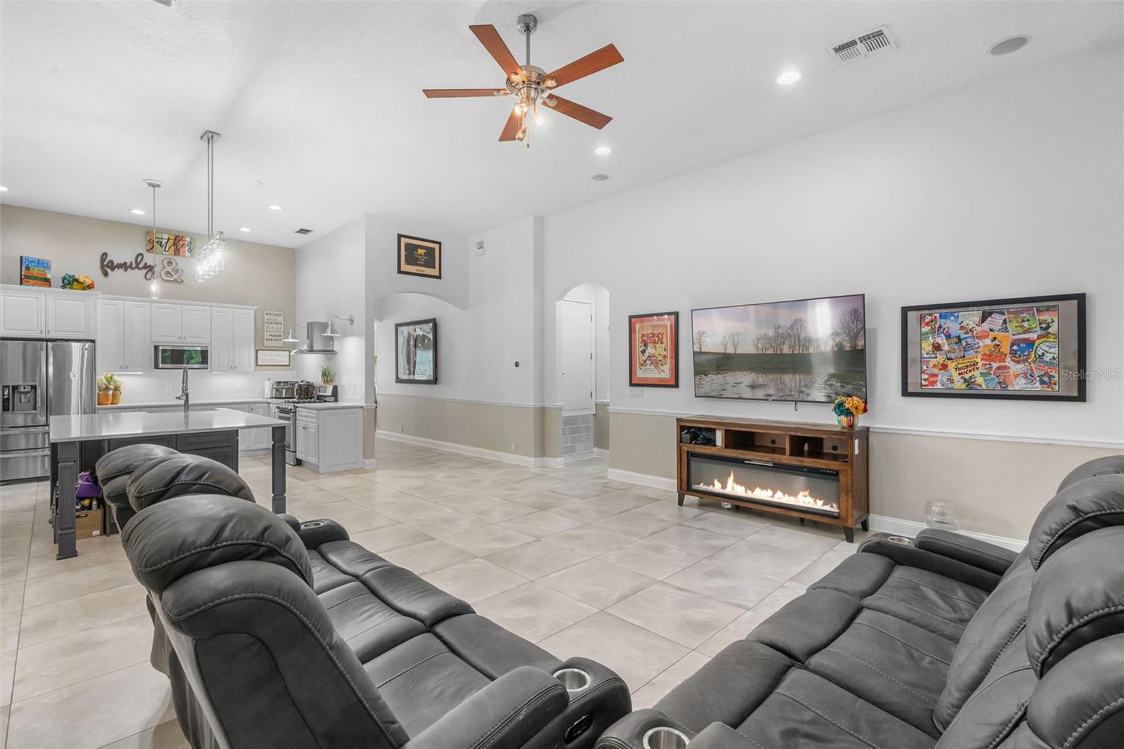 KEENES POINTE - Residential